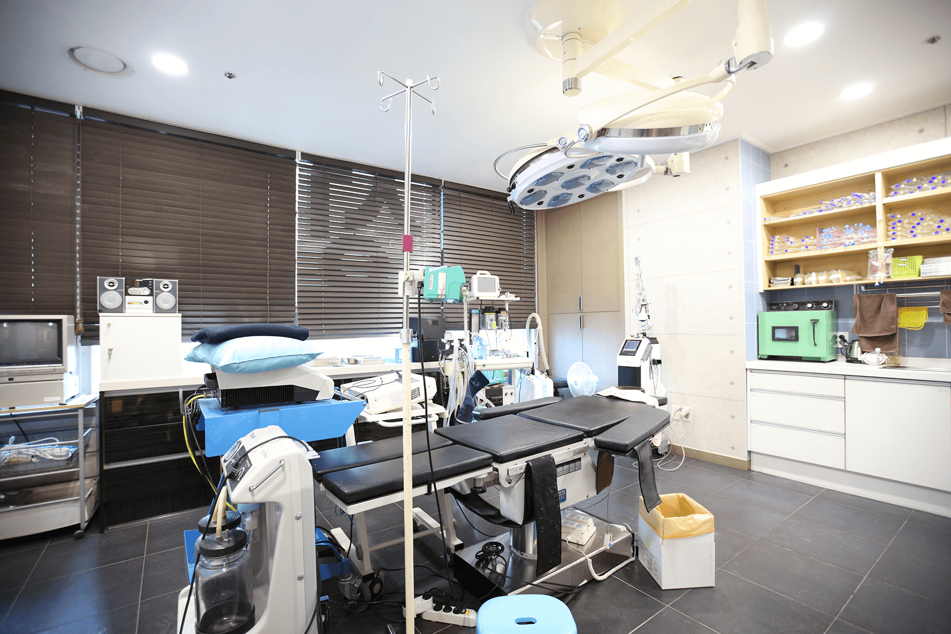 Yonsei Natural Beauty Aesthetic Surgical Clinic - Plastic Surgery clinic in Sinchon, Seoul, Seoul Korea